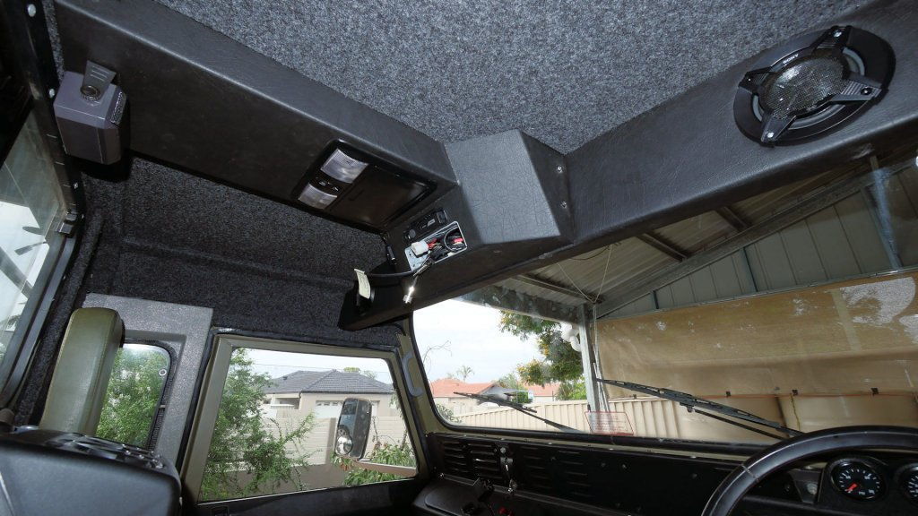 1525346113_roof-console-installed.jpg